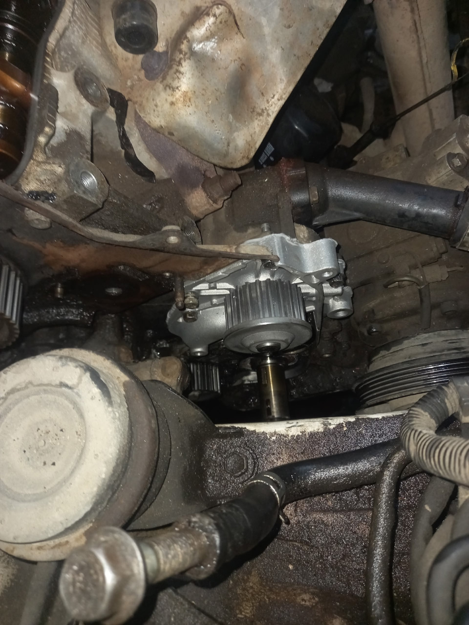 Новая помпа) — Toyota Carina ED (3G)