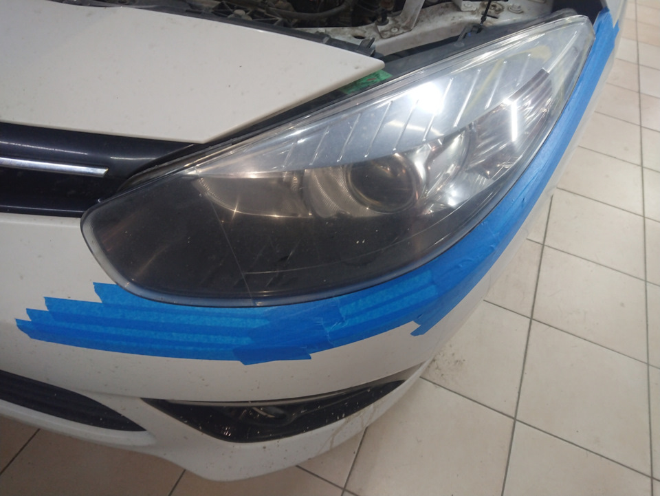 Полировка и бронирование фар — Renault Fluence, 1,6 л, 2014 года ...