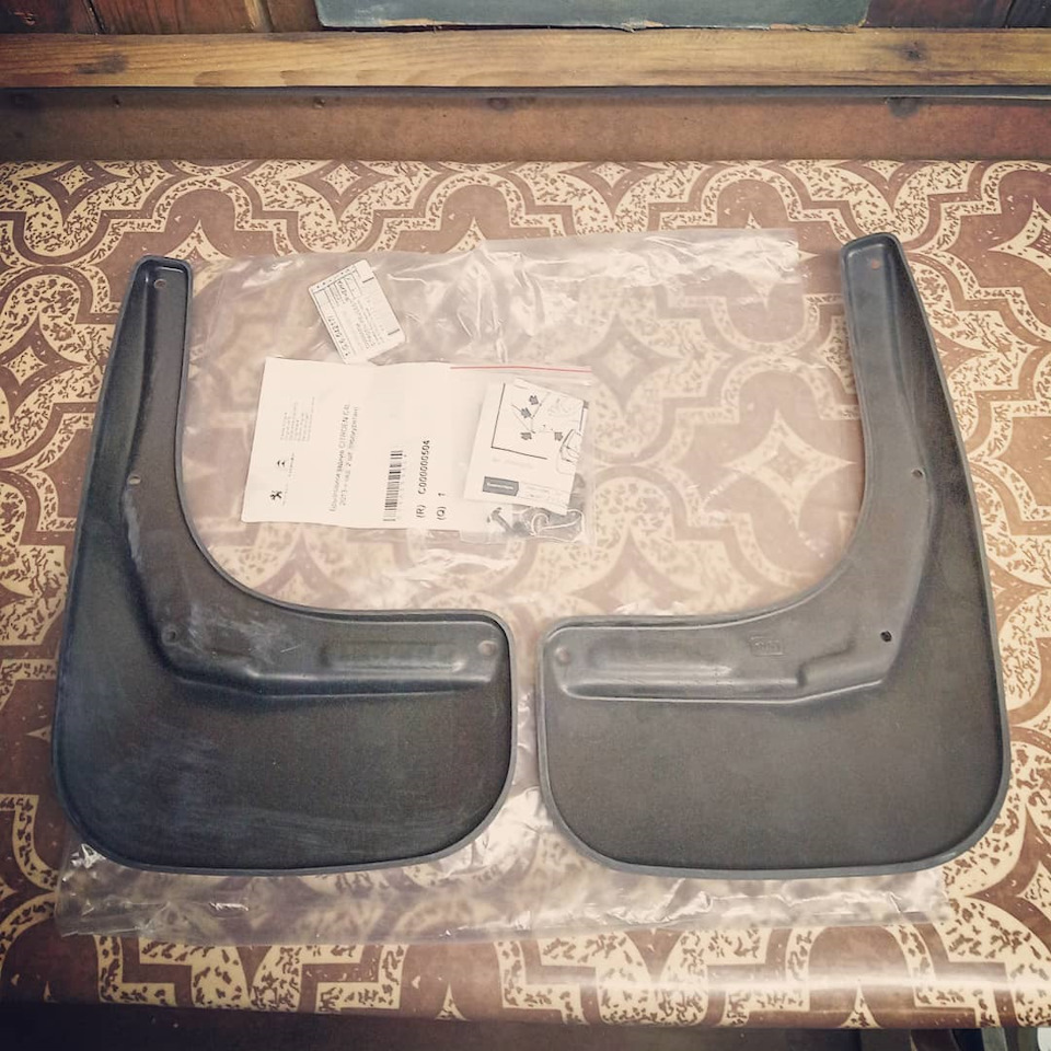 Покупка и установка передних и задних брызговиков PSA на Citroen C4 L ...