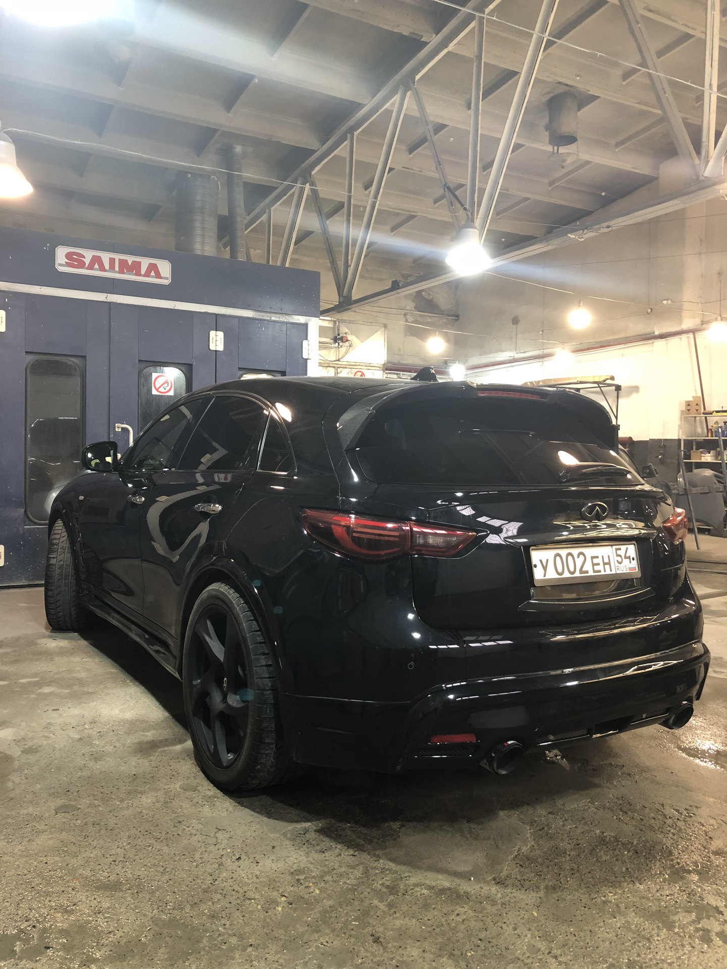 Infiniti qx70 stance