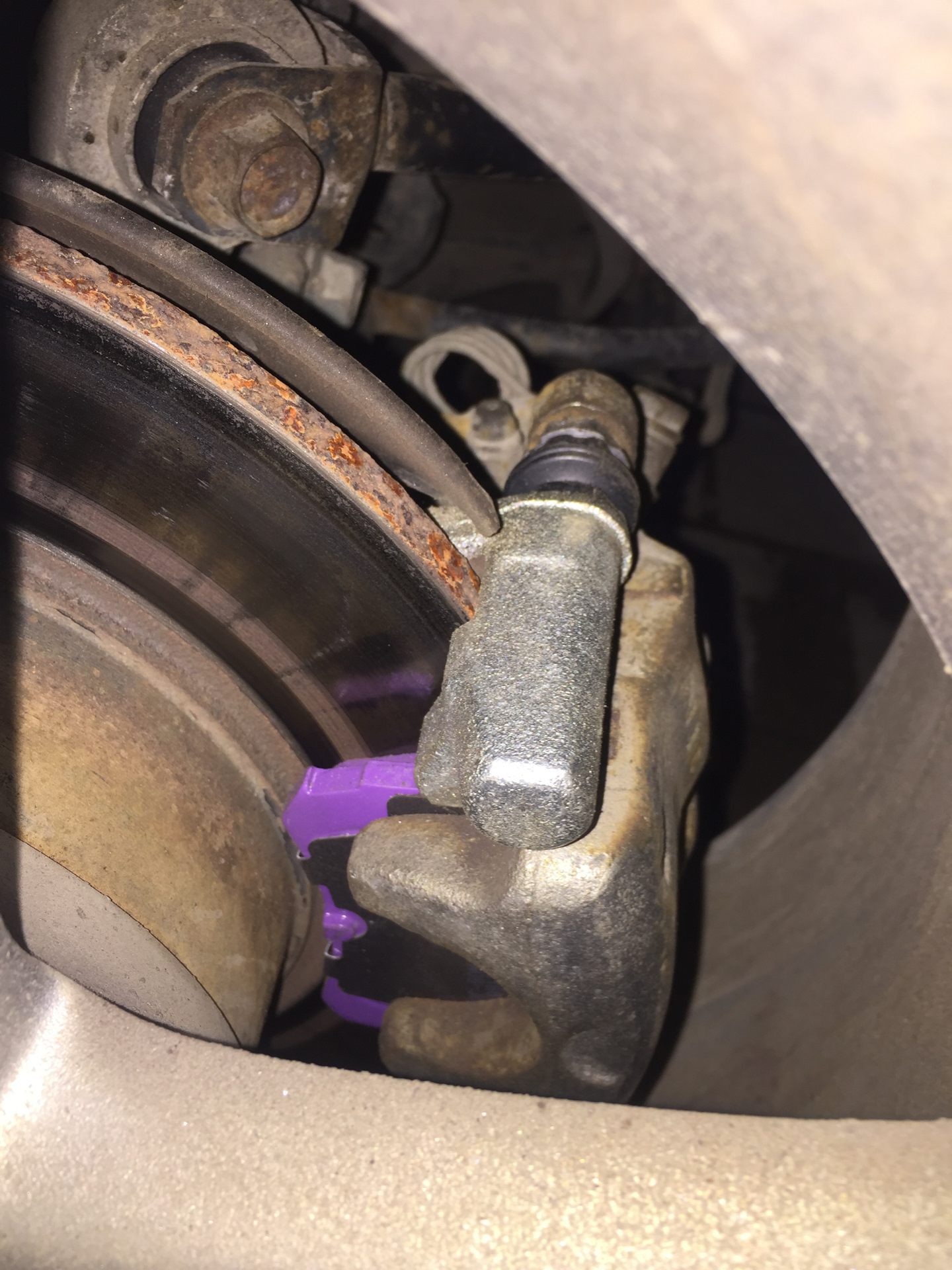 Направляющие заднего суппорта — Honda Accord (7G), 2,4 л, 2007 года ...