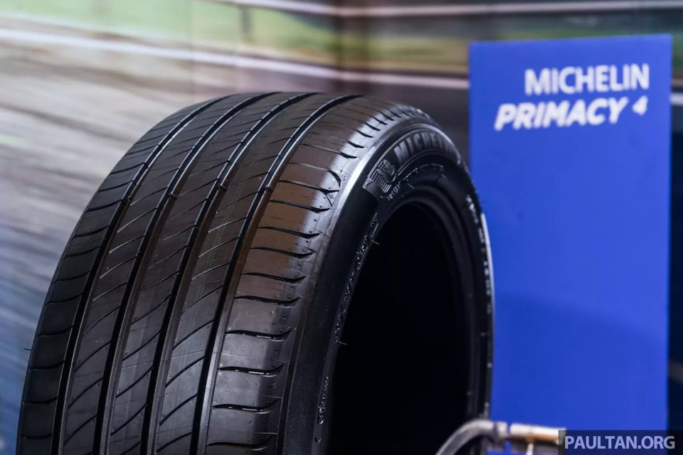 Michelin Primacy 4 — Ford Focus Hatchback II. Запчасти на фото: Michelin Primacy 4, Michelin Primacy