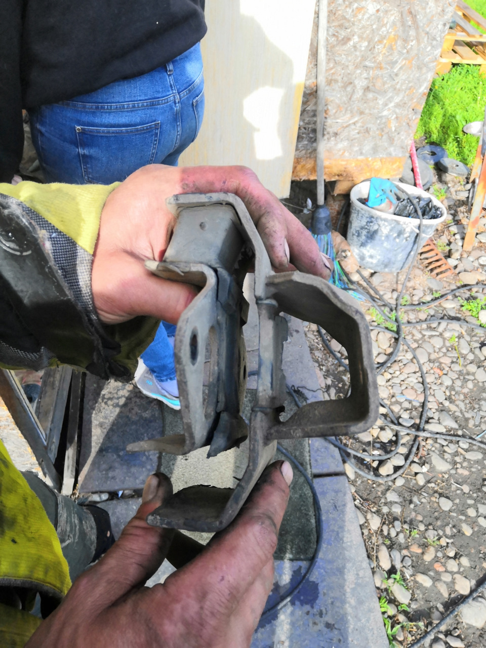 Help подушка мкпп паджеро 2 (задняя опора двигателя) — Mitsubishi ...