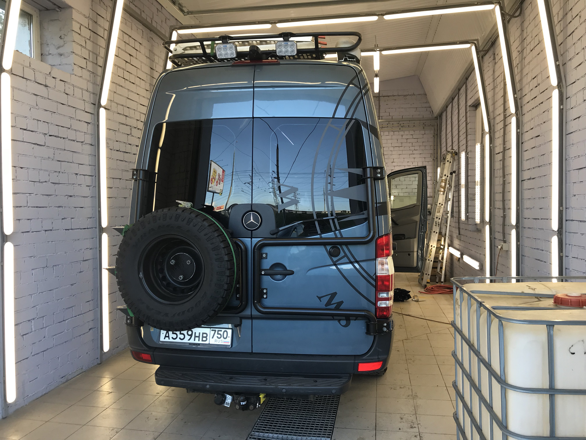 Подготовка к выставке в Германии — Mercedes-Benz Sprinter (2G), 3 л, 2011  года | аксессуары | DRIVE2