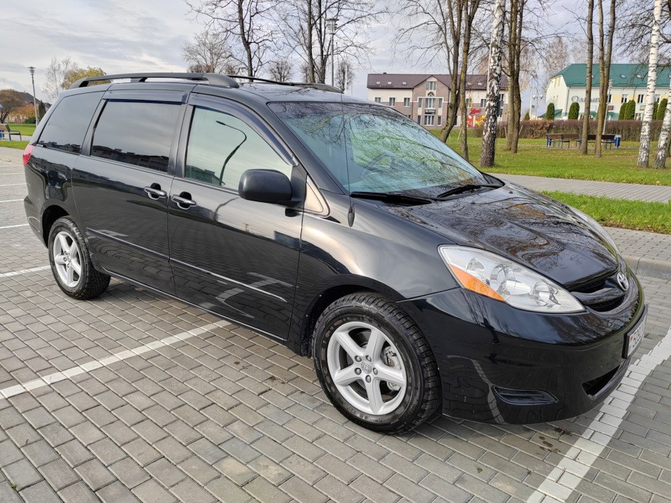 Toyota Sienna 2