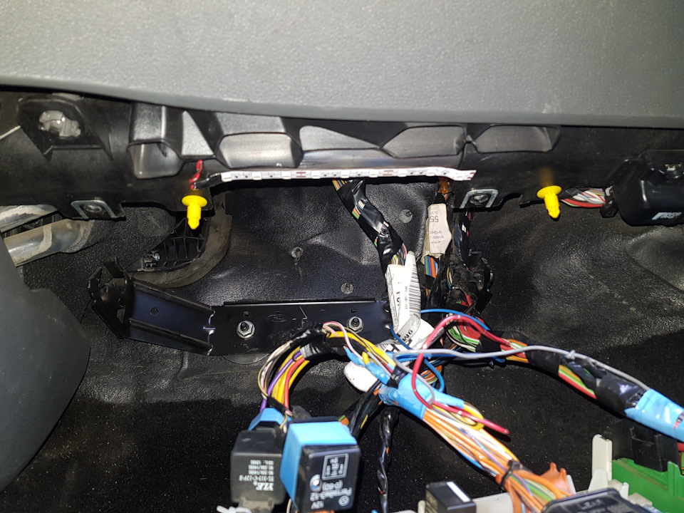 Зуммер и реле времени регтайм-3. — Ford Focus II Hatchback, 1,6 л, 2010 ...