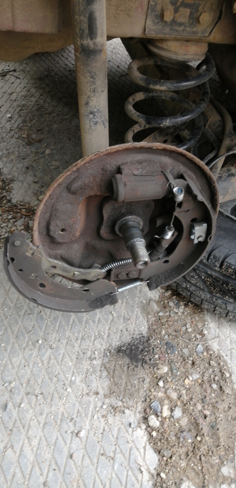 Задние тормоза — Nissan Micra (K12), 1,2 л, 2003 года | плановое ТО ...