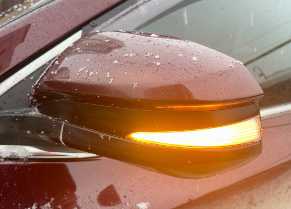 Динамичные LED поворотники в зеркала — Toyota Highlander (XU50), 3,5 л ...