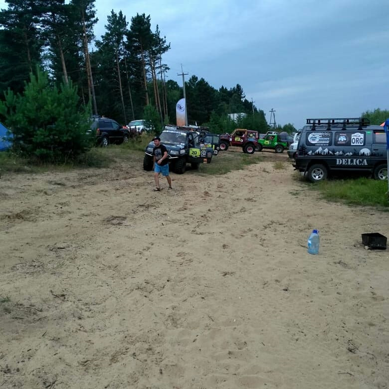 Базовый лагерь располагался на берегу Оби. Место хорошее, мне понравилось — Suzuki Escudo (1G)