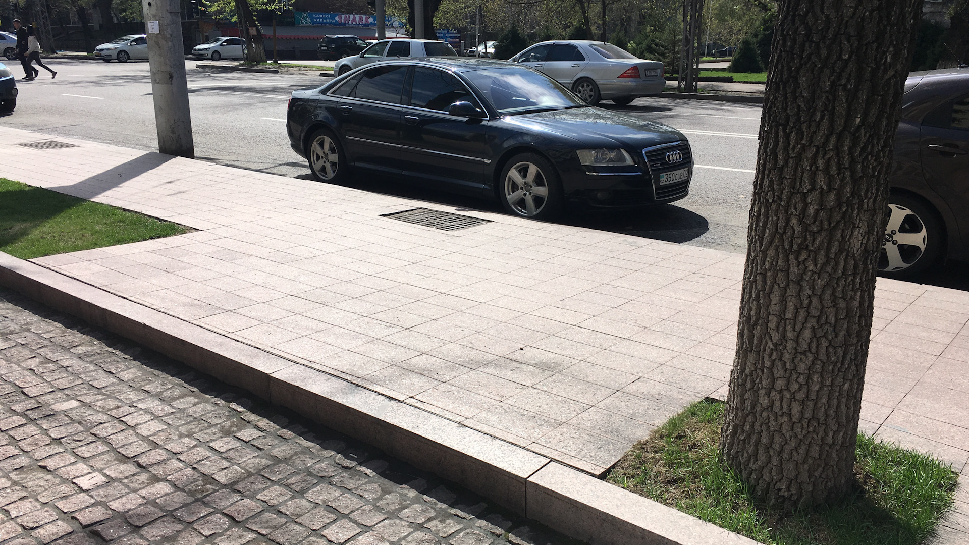 Audi A8 (D3) 3.7 бензиновый 2006 | Перевозчик на DRIVE2