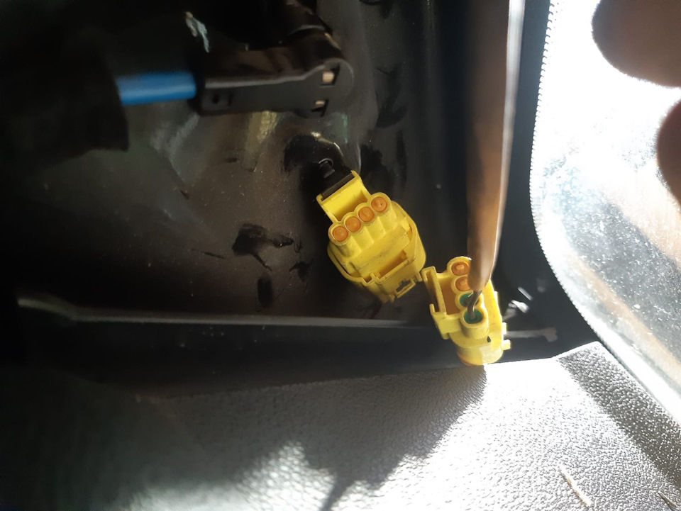 Шторки безопасности мне в Форд — Ford Focus II Sedan, 1,6 л, 2009 года ...