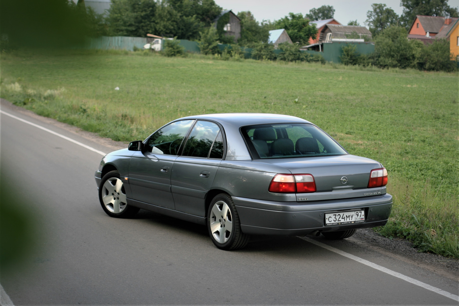 Opel Omega b камуфляж