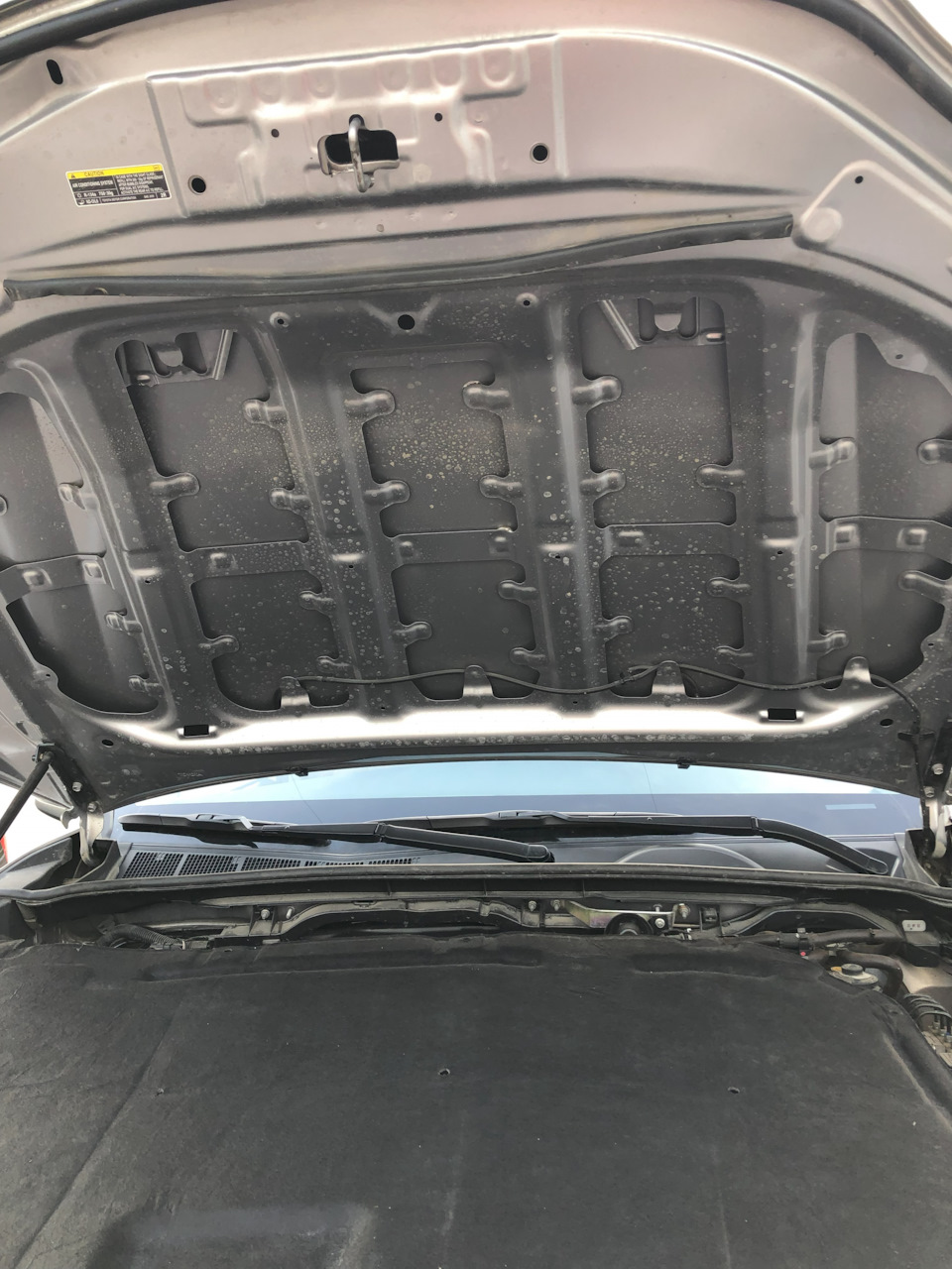 Шумо-теплоизоляция капота — Toyota Fortuner (2G), 2,7 л, 2022 года ...