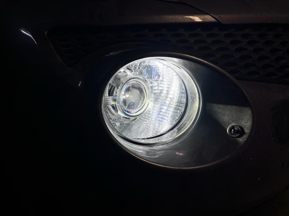 Фары — Nissan Juke (1G), 1,6 л, 2012 года | другое | DRIVE2