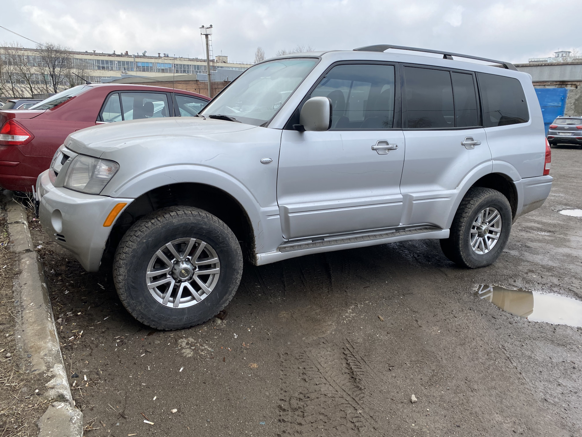 Монтеро 3.8. Mitsubishi Montero 3. Montero 3 r20. Mitsubishi Montero 3 задние пружины.