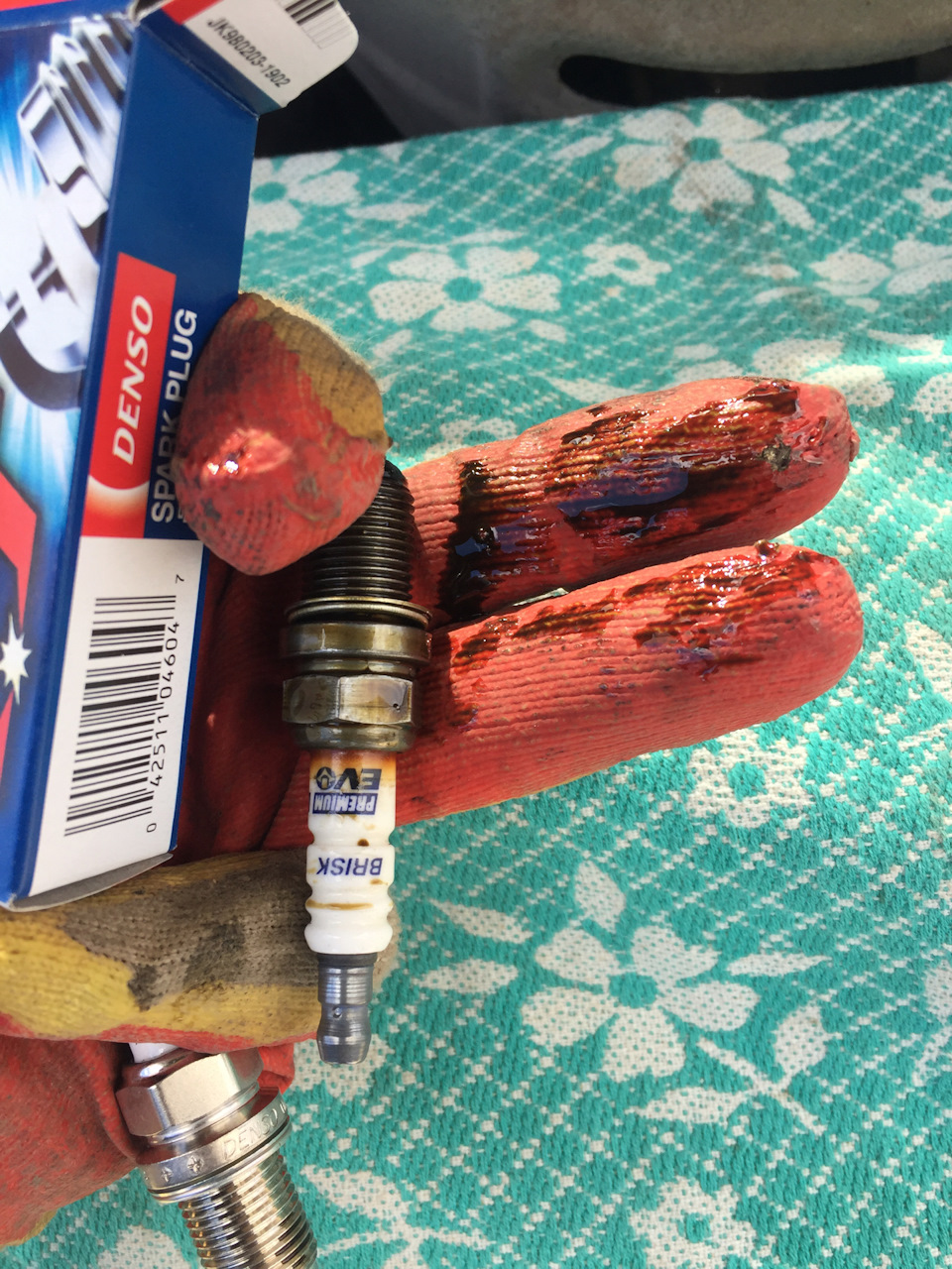 Масло в колодцах свечей — Toyota Camry (XV30), 2 л, 2004 года | своими ...