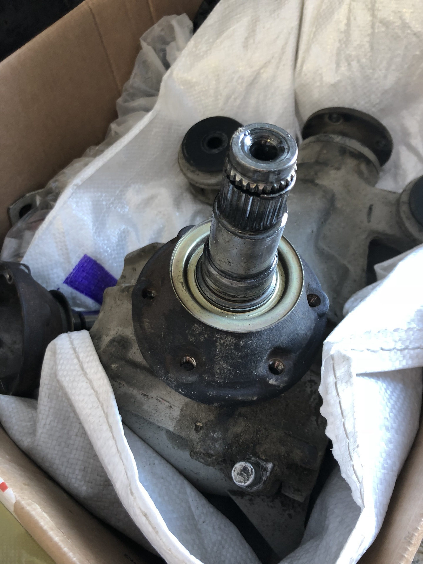 муфта заднего редуктора тойота рав 4. редуктор заднего дифференциала toyota hilux. сальник привода toyota rav 4. редуктор акпп тойота королла 100. замена редуктора заднего тойота.