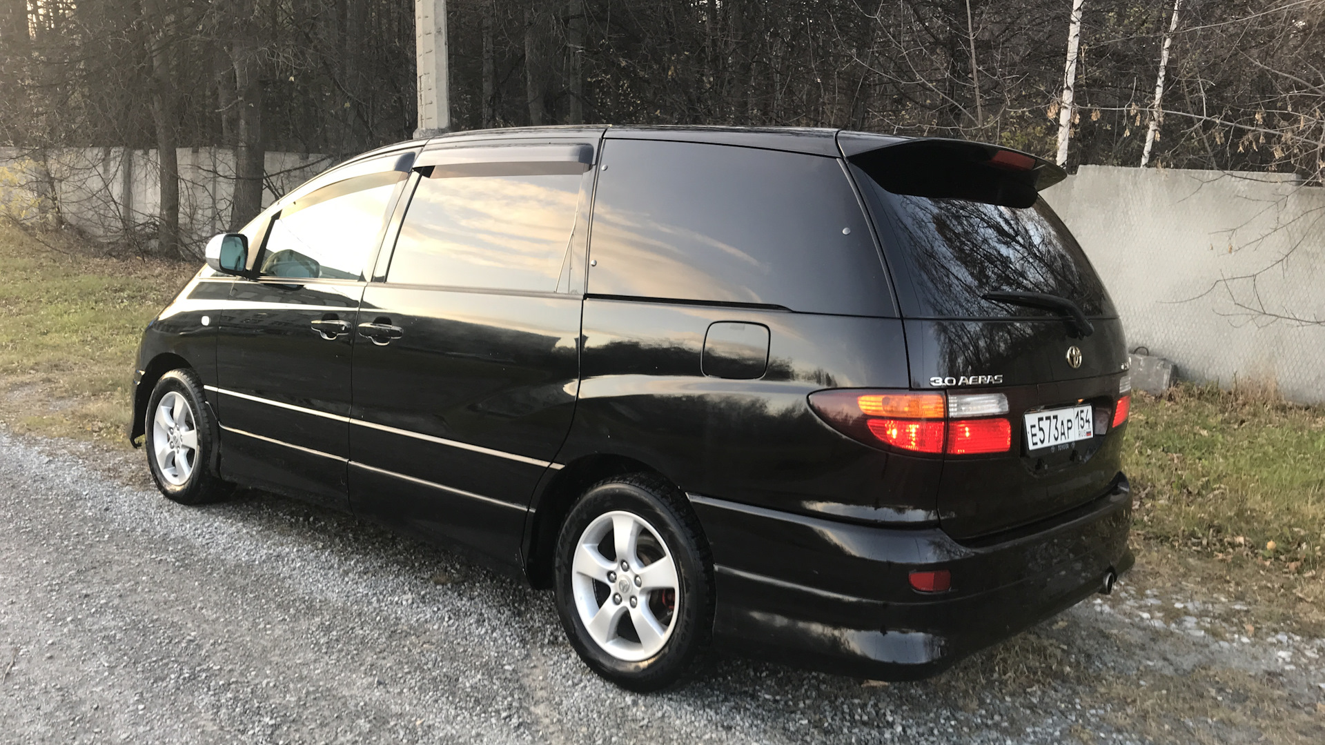 Тойота эстима 3ст. Тойота Эстима 3 литра. Tuning Toyota previa Black.