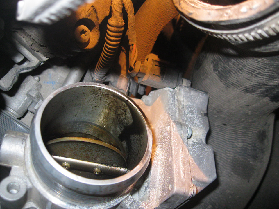 Чистка дроссельной заслонки на Туарег GP — Volkswagen Touareg (1G), 3 л ...