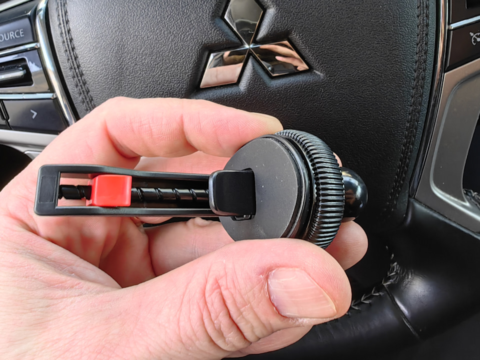 13 — Mitsubishi Outlander (3G)