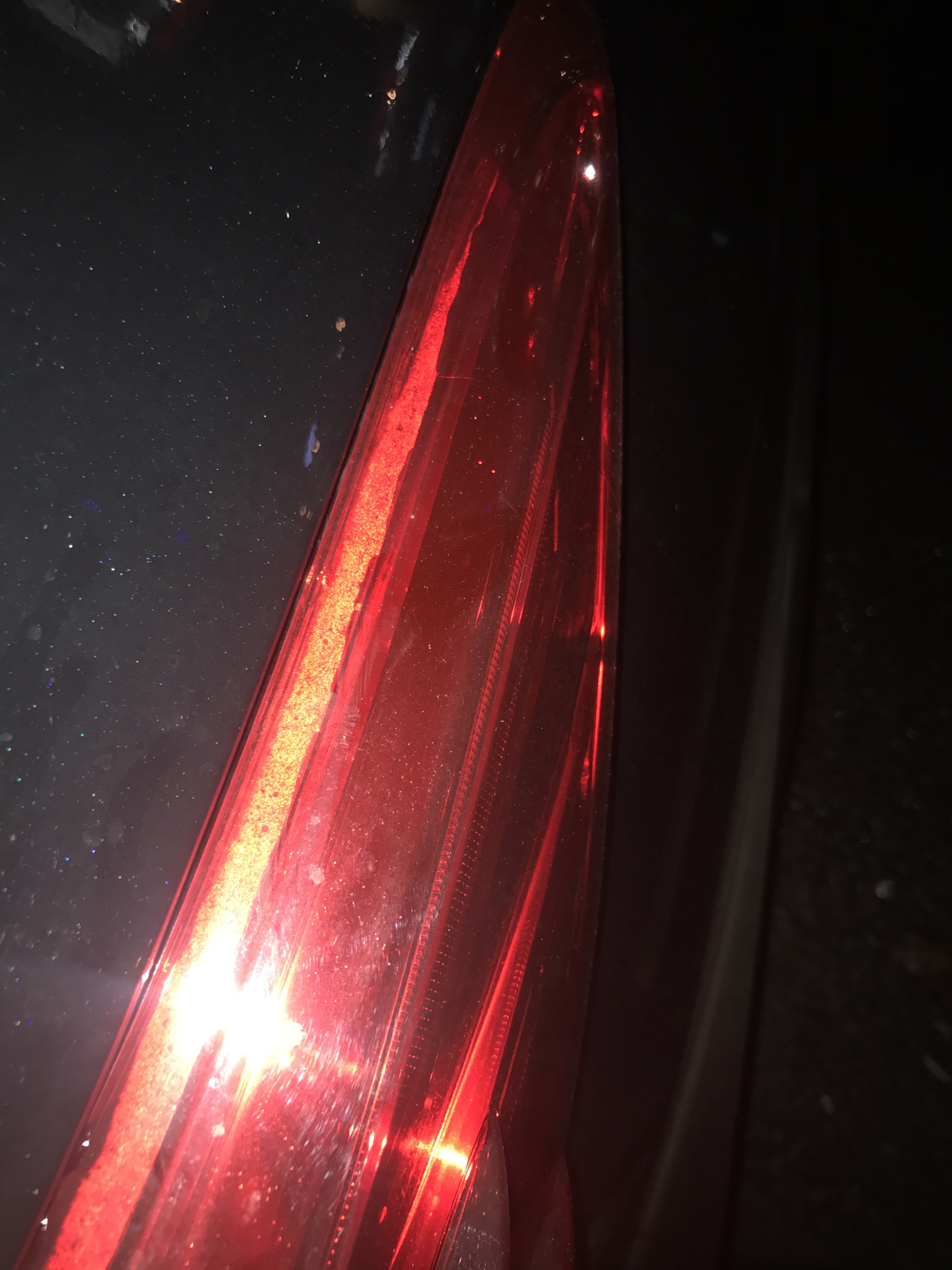 Запотевание задних фонарей — Toyota Fortuner (2G), 2,8 л, 2020 года ...