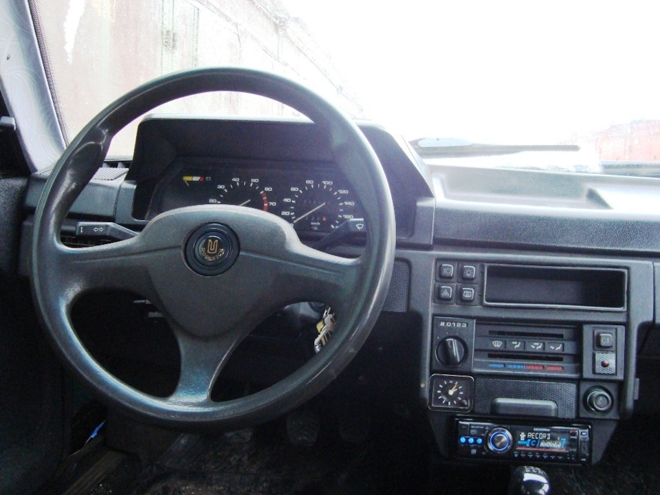 в инете встречается вот такая модель, но родной это или что то стороннее с логотипом Москвича не понятно — Москвич Святогор