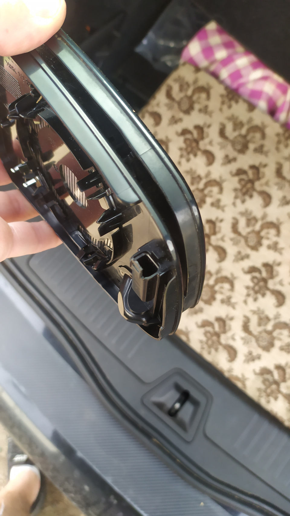 Замена стекла в боковом зеркале заднего вида — Renault Talisman, 1,5 л ...