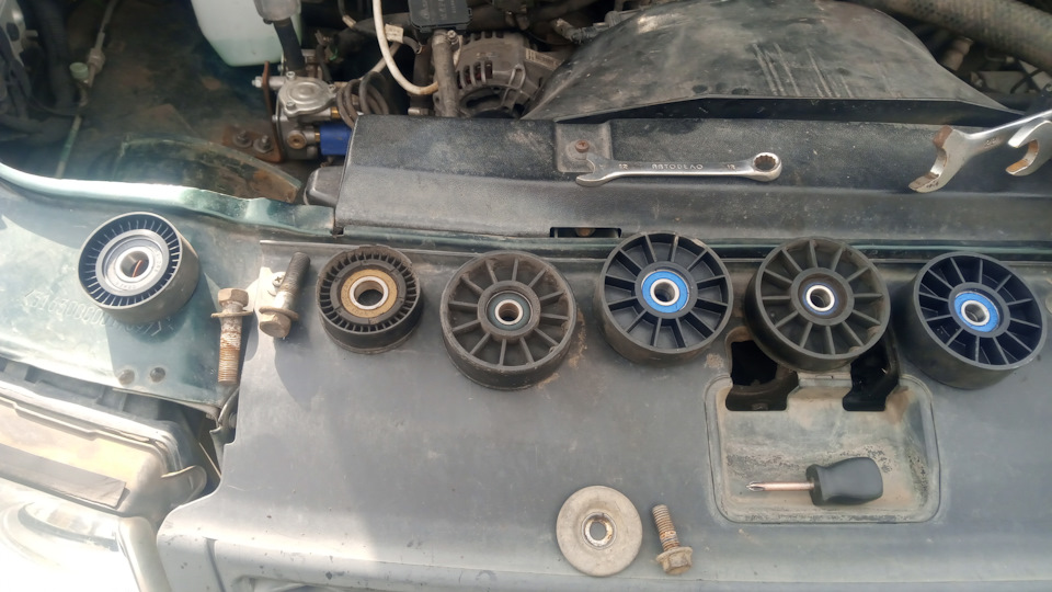 Замена роликов и установка трехуровневого регулятора напряжения. — УАЗ ...