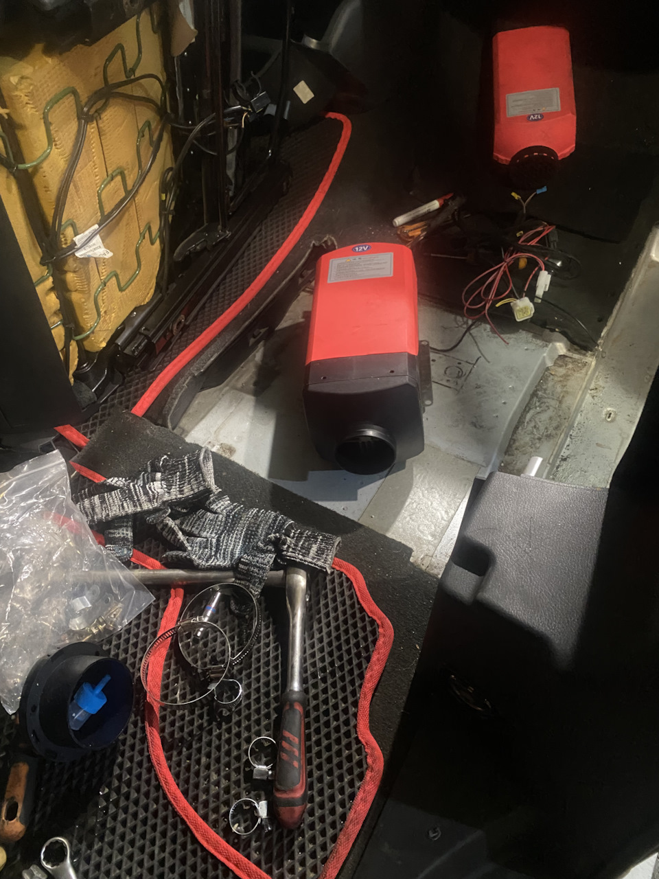 Установка сухого фена (автономка) на Viano — Mercedes-Benz Viano (W639 ...