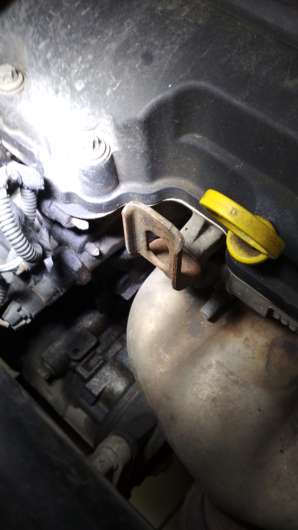 Замена прокладки клапанной крышки и свечей — Opel Corsa D, 1,4 л, 2011 ...