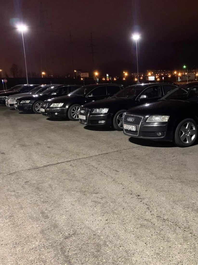 Фото в бортжурнале Audi A8 (D3)