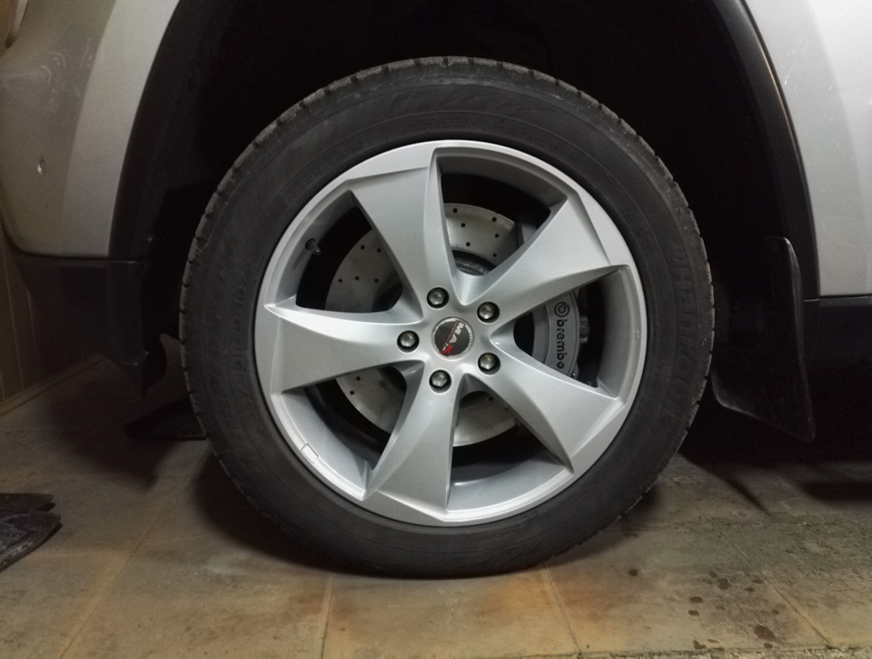 Тормоза — Jeep Grand Cherokee (WK2), 3,6 л, 2011 года | тюнинг | DRIVE2