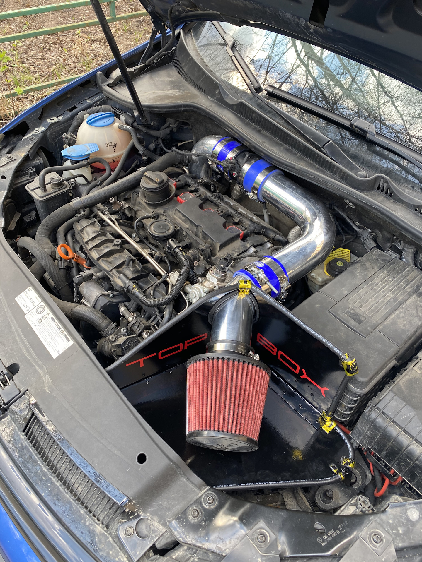 Впускной коллектор пассат б6 2. Пассат б6 прокладка впускного коллектора. Коллектор passat b6. Впуск tiguan 1. Впускной коллектор пассат б6.