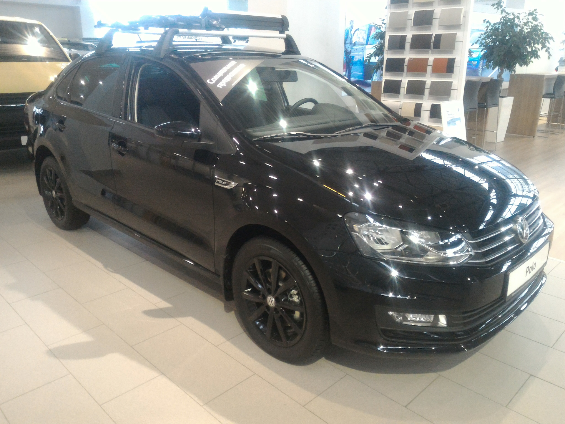Оригинальный багажник на поло — Volkswagen Polo Sedan, 1,6 л, 2017 года ...