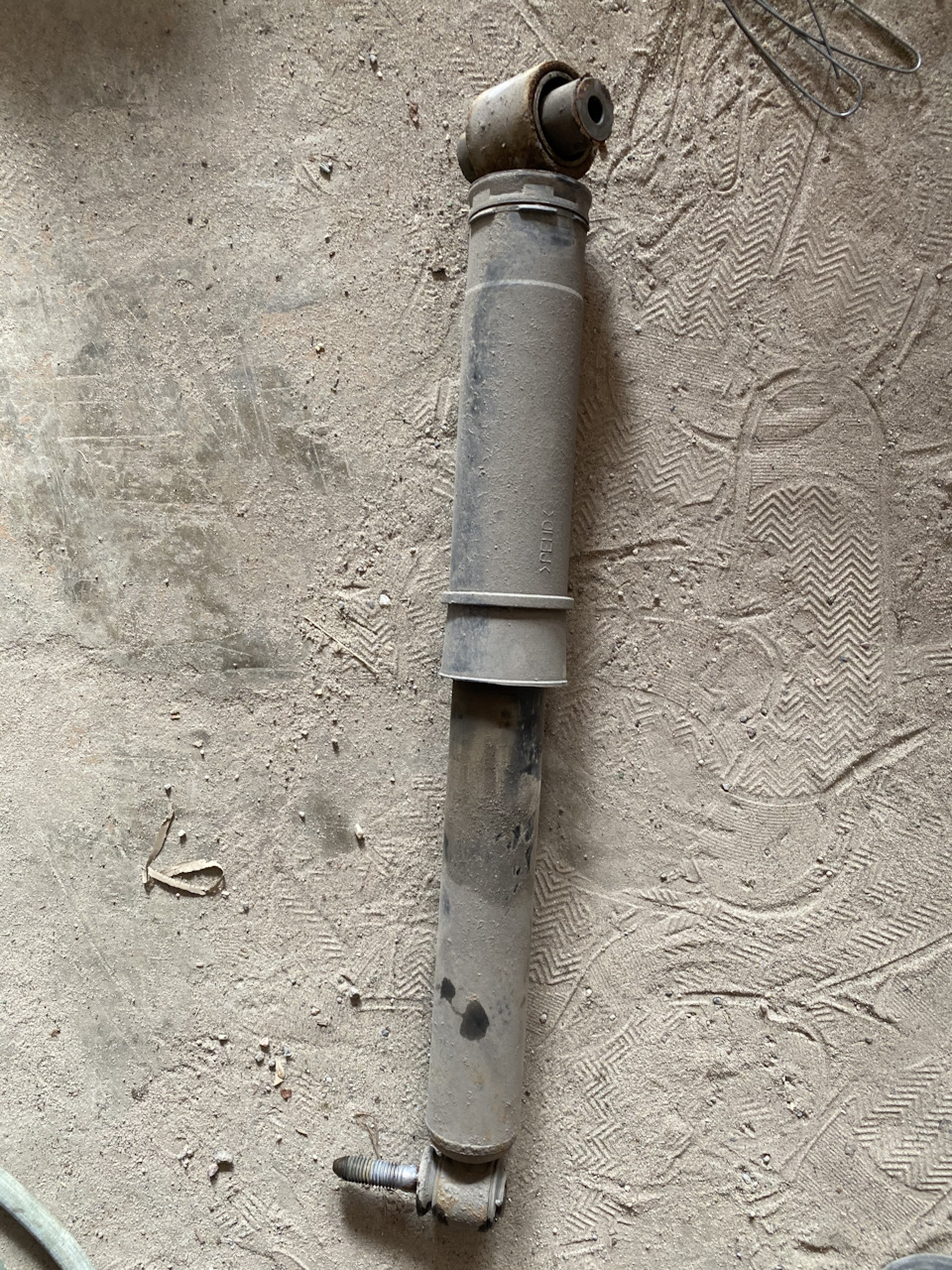 Замена амортизаторов и масла в мешалке — Renault Megane II, 1,4 л, 2004 ...