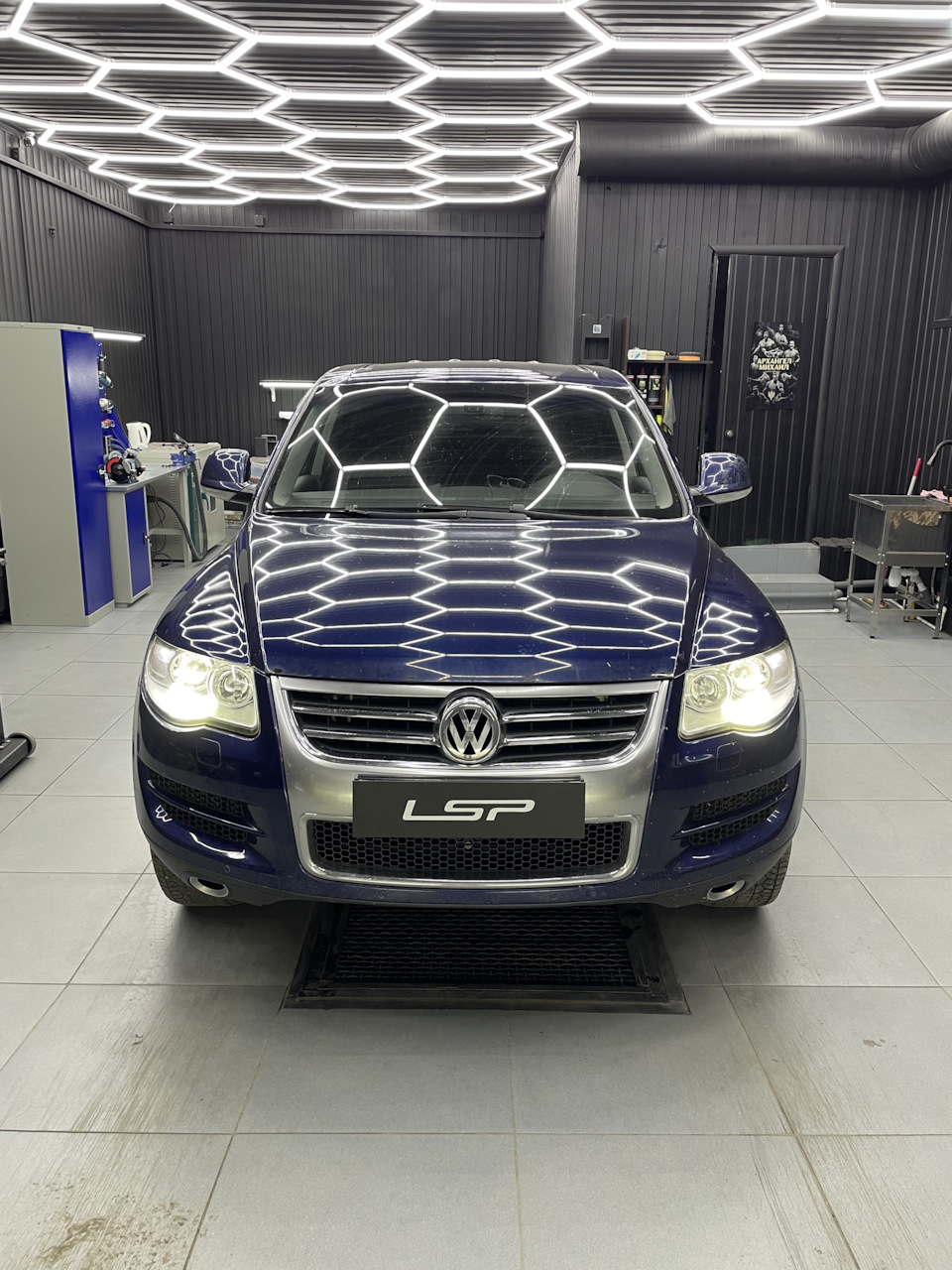 Фото в бортжурнале Volkswagen Touareg (1G)