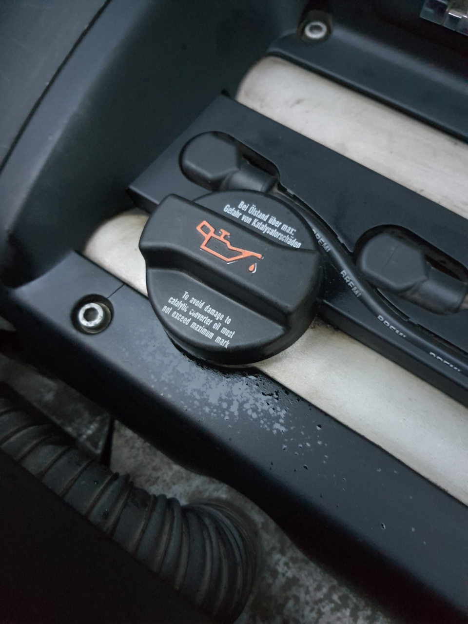 Масло из под заливной крышки ? — Volkswagen Golf Variant (Mk4), 1,6 л ...