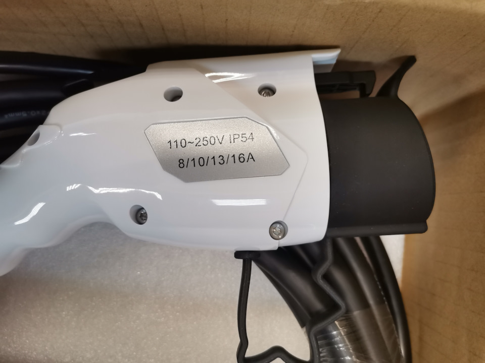 Новая зарядка — Nissan Leaf (1G), 2013 года | аксессуары | DRIVE2