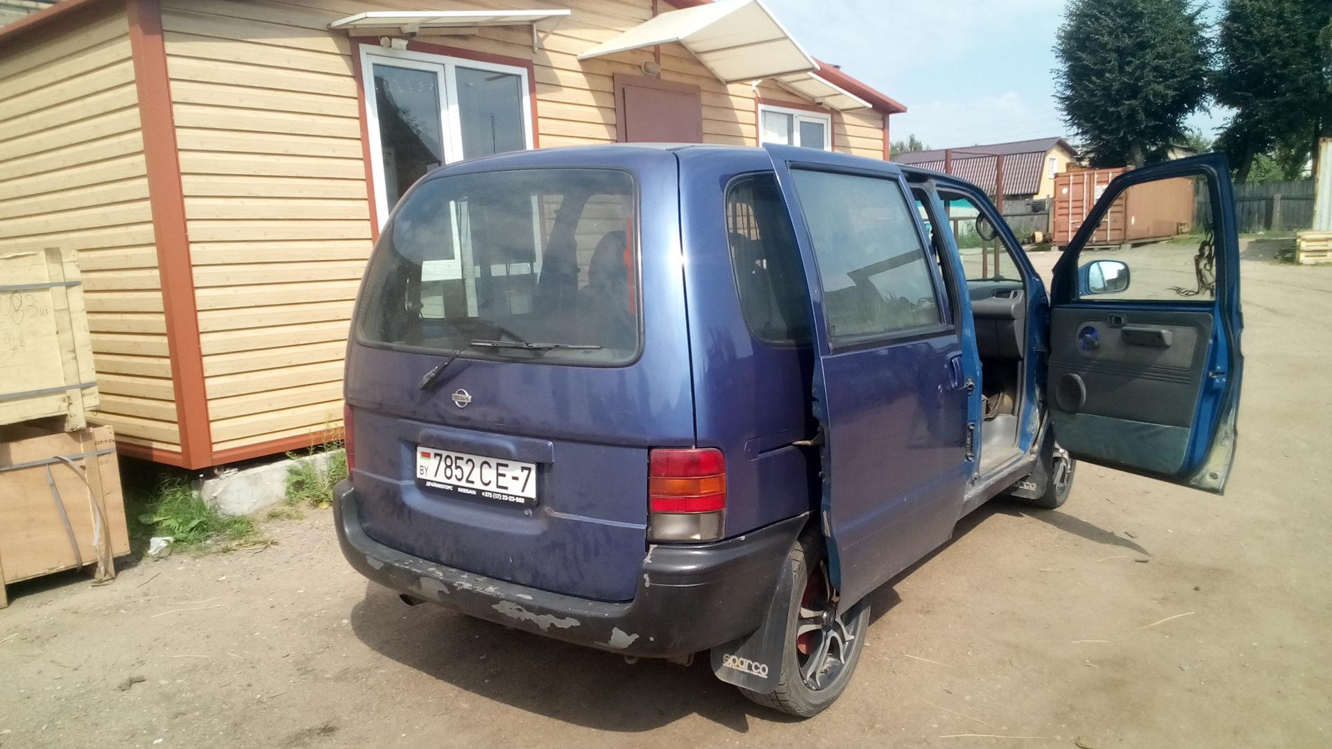 Nissan Serena c23 салон