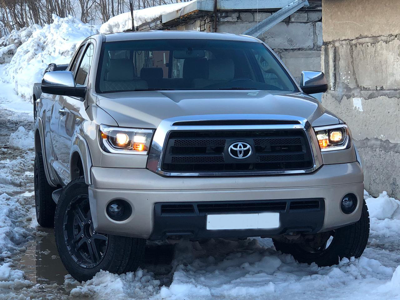 Тойота Секвойя Toyota Tundra