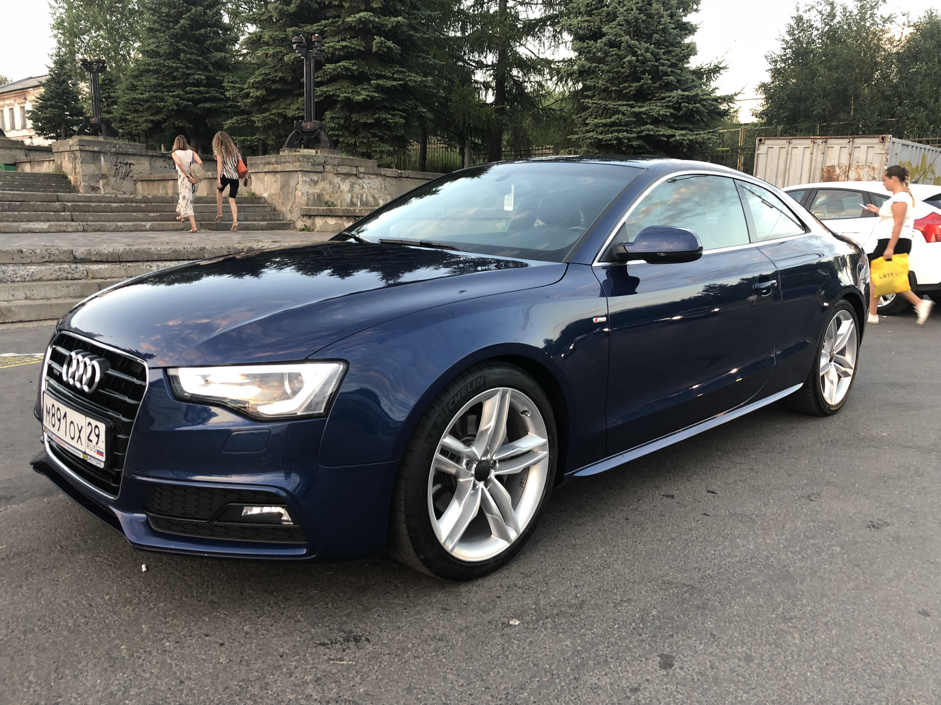 Ауди а4 драйв2. Ауди а5 r19. Audi a5 r19. Audi a5 r20. Ауди a5 r18.