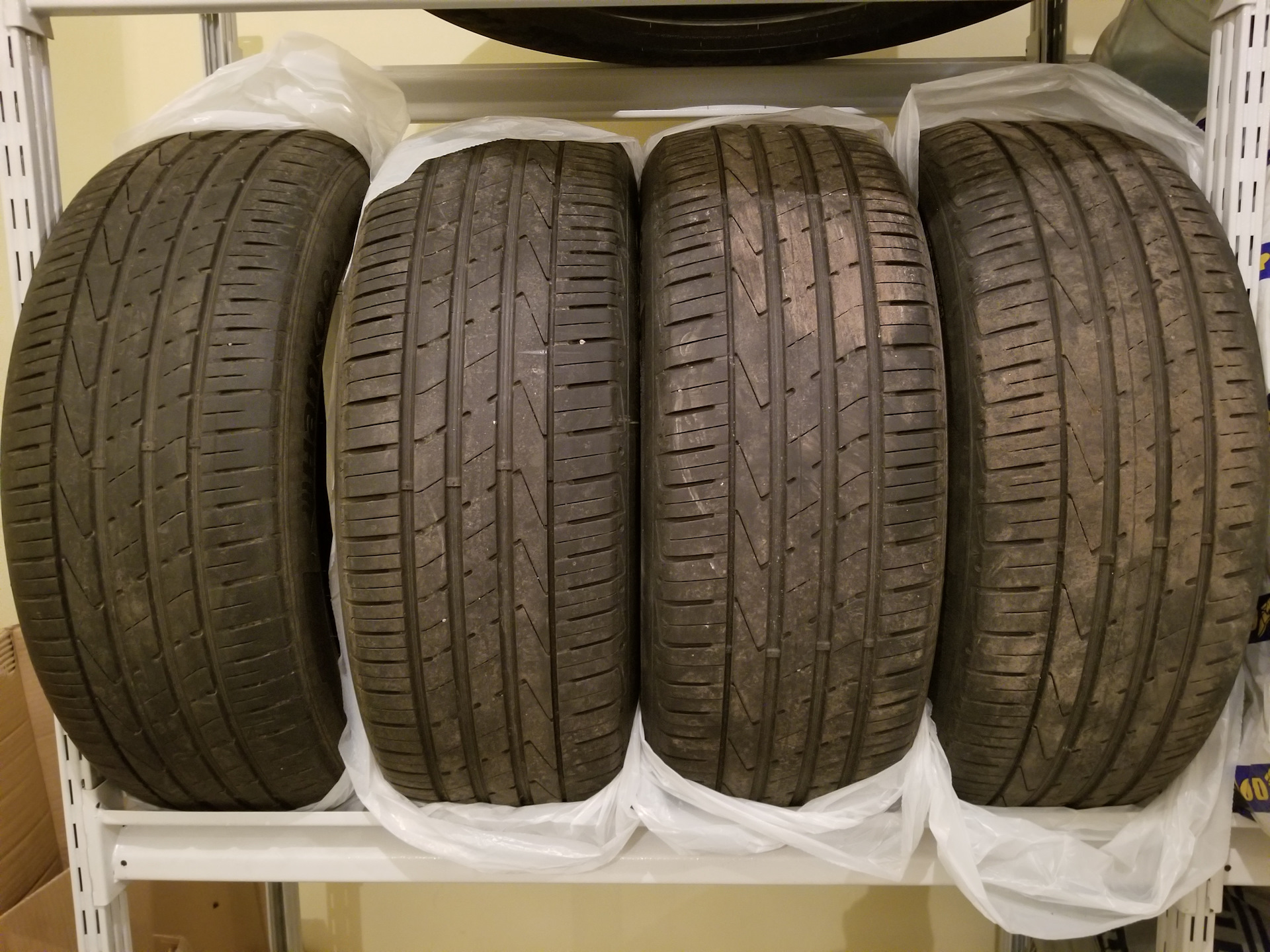 Шины 235. 235/55 R19. Шины все сезон 17. Шины на Mazda 235 55 r19 б/у или новые. Баллоны Hankook в Душанбе.