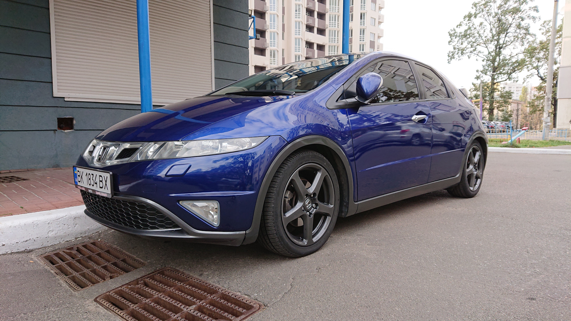 D синяя. Honda Civic 5d 2008 Blue. Honda Civic 2008 синяя 5d. Хонда Цивик хэтчбек 2008 синий. Honda Civic 5d синяя.