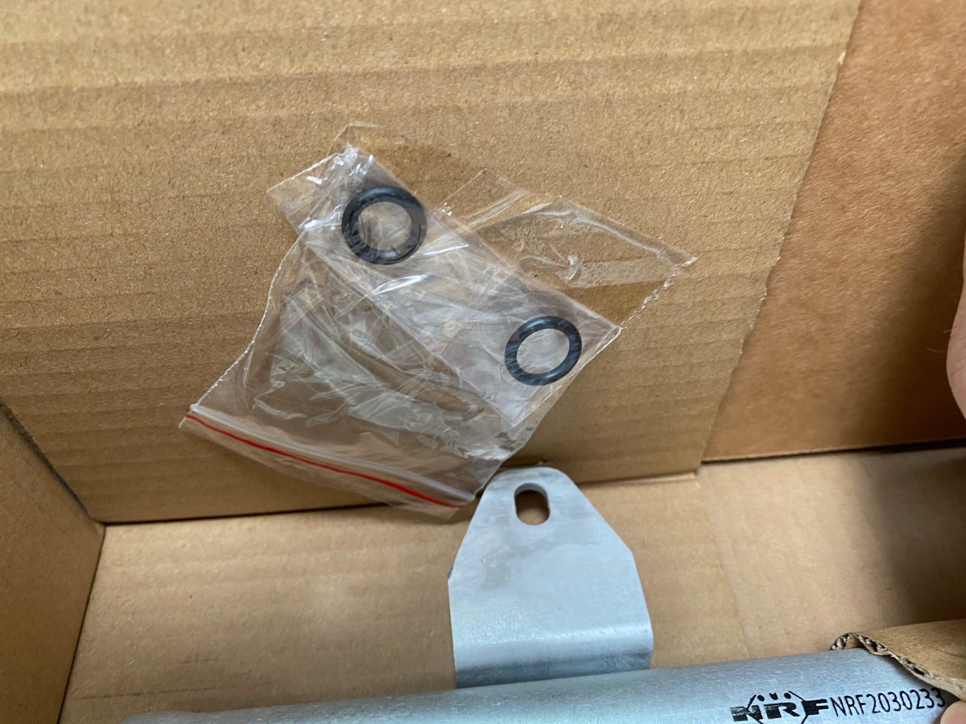 Приближаем лето: замена радиатора кондиционера (+заправка последнего ...