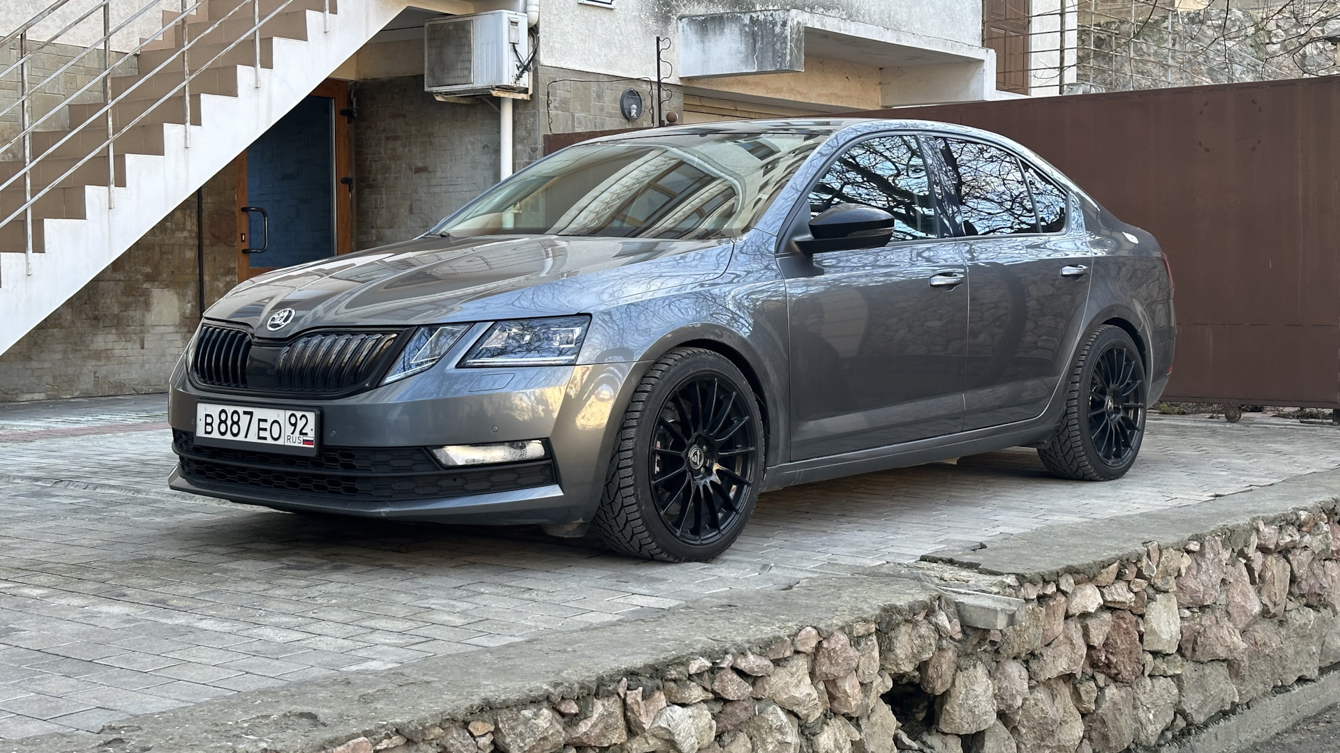 Продажа Skoda Octavia A7 Mk3 2018 (бензин, робот) — с историей обслуживания  — DRIVE2.RU