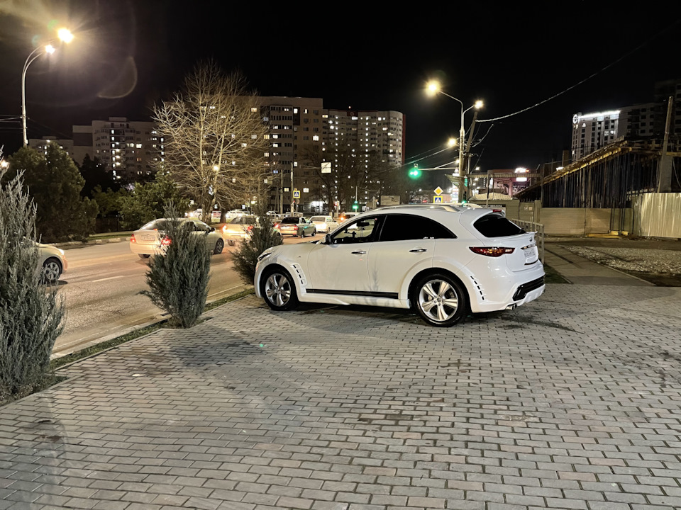 Воняет дымом в салоне — Infiniti FX (2G), 3,7 л, 2011 года | своими ...