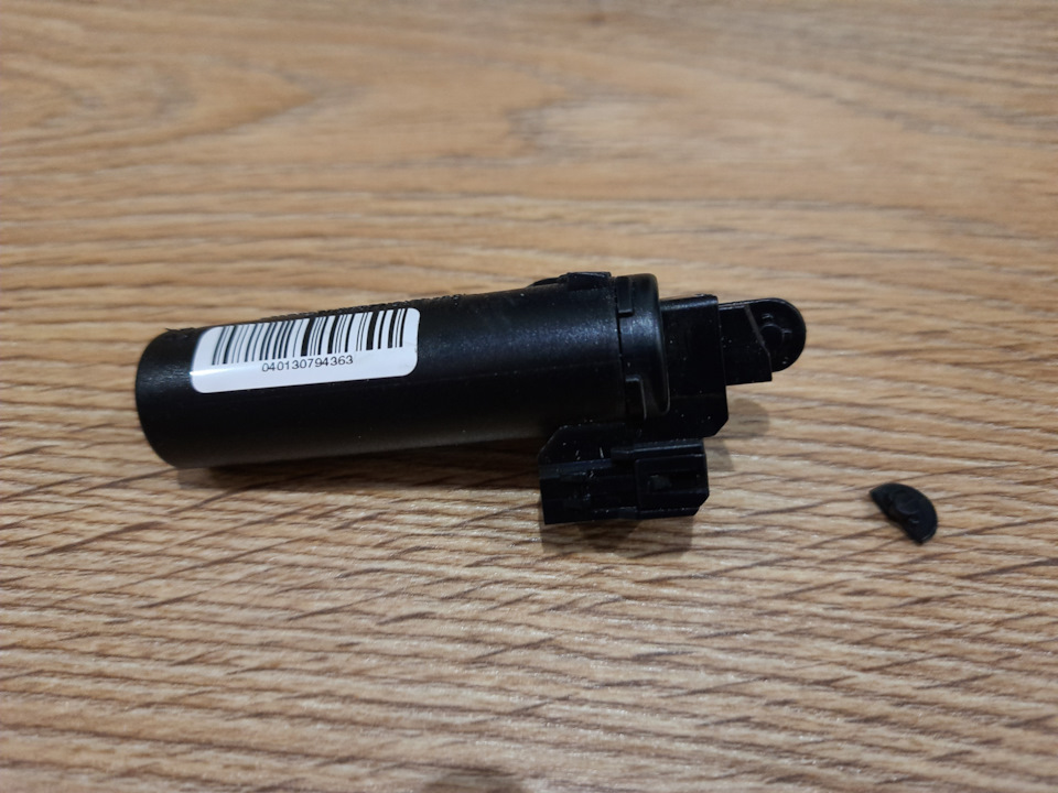 На морозе сломался бардачок =( — BMW 3 series (F30), 2 л, 2013 года ...