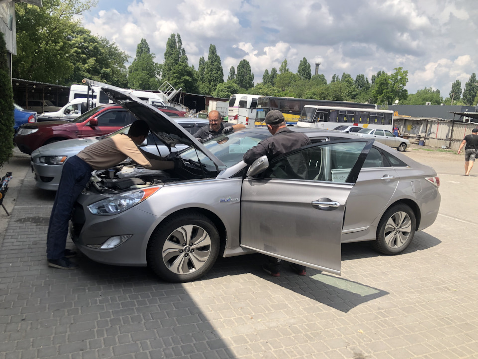 Замена лобового стекла — Hyundai Sonata Hybrid, 2,4 л, 2013 года ...