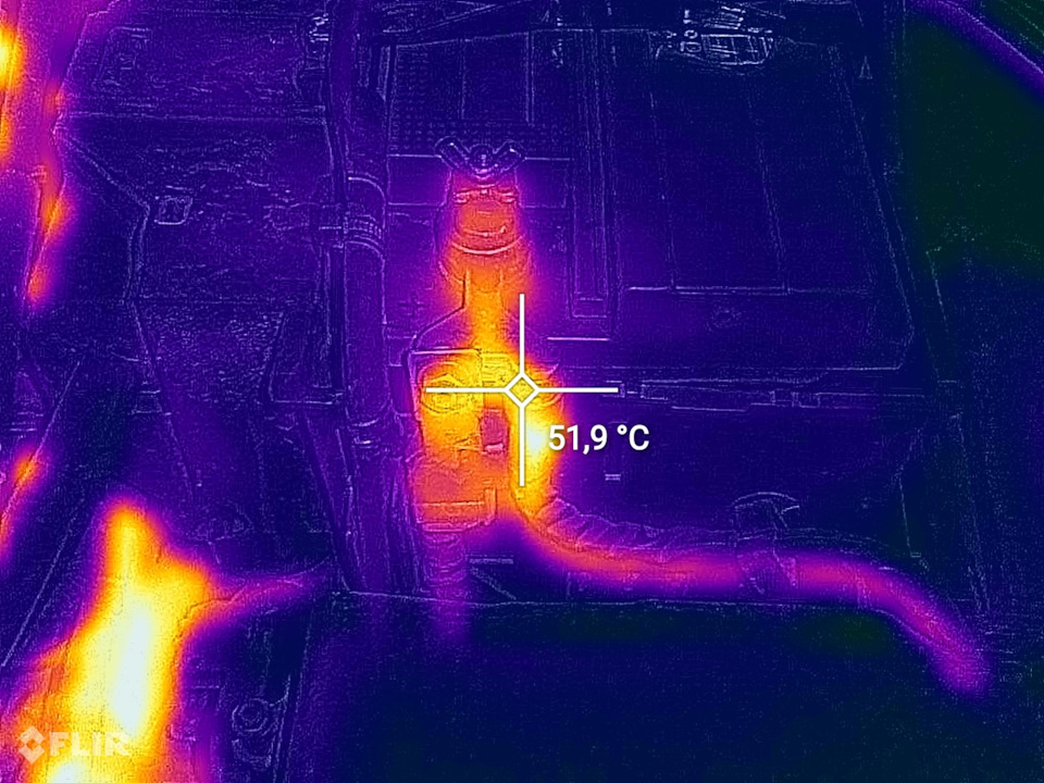 Греется плюсовая клемма акб — Ford Focus II Sedan, 1,6 л, 2011 года ...