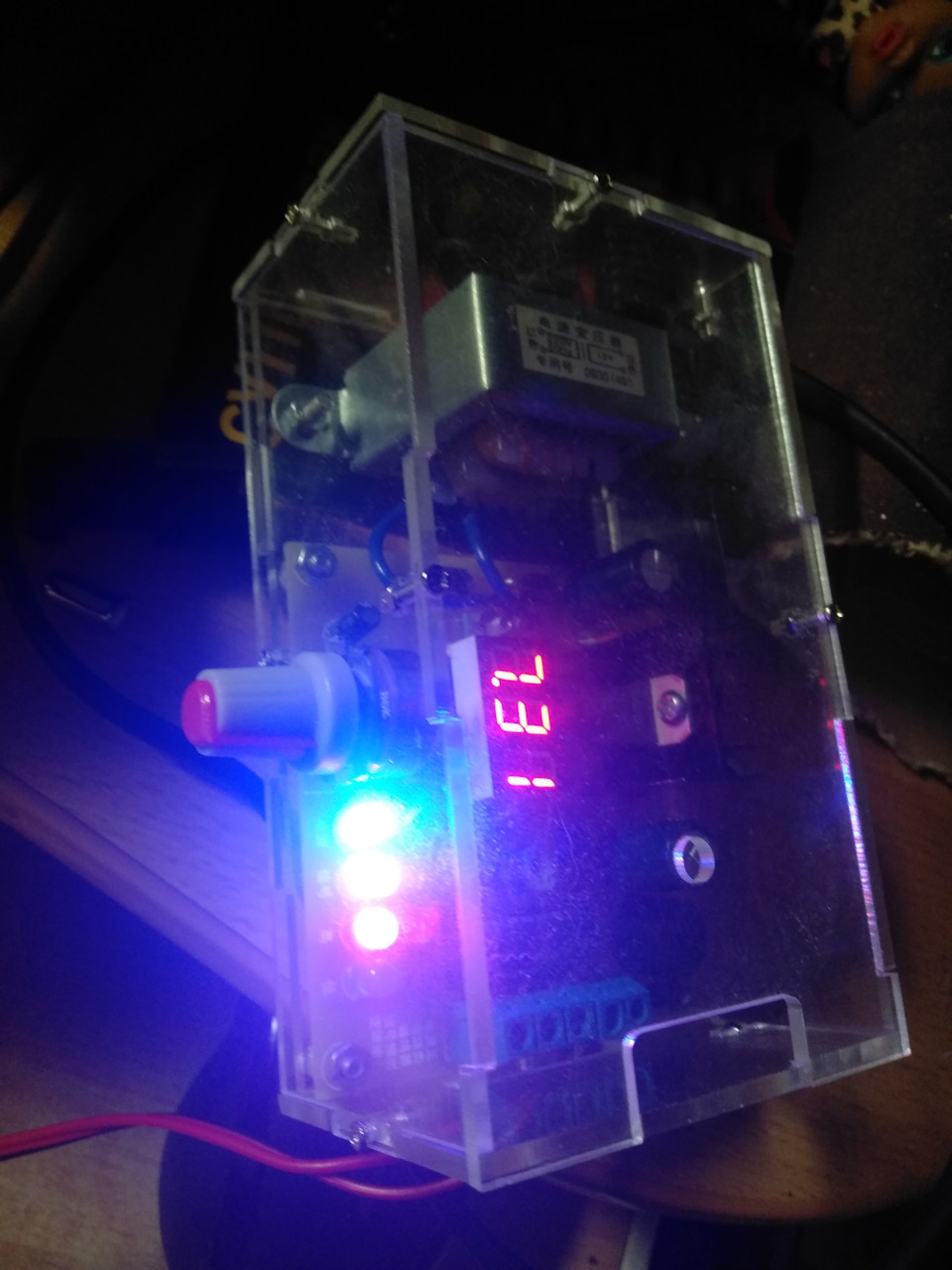 Регистратор к плафону. Долой провода в салоне. — Ford Explorer (5G), 3 ...